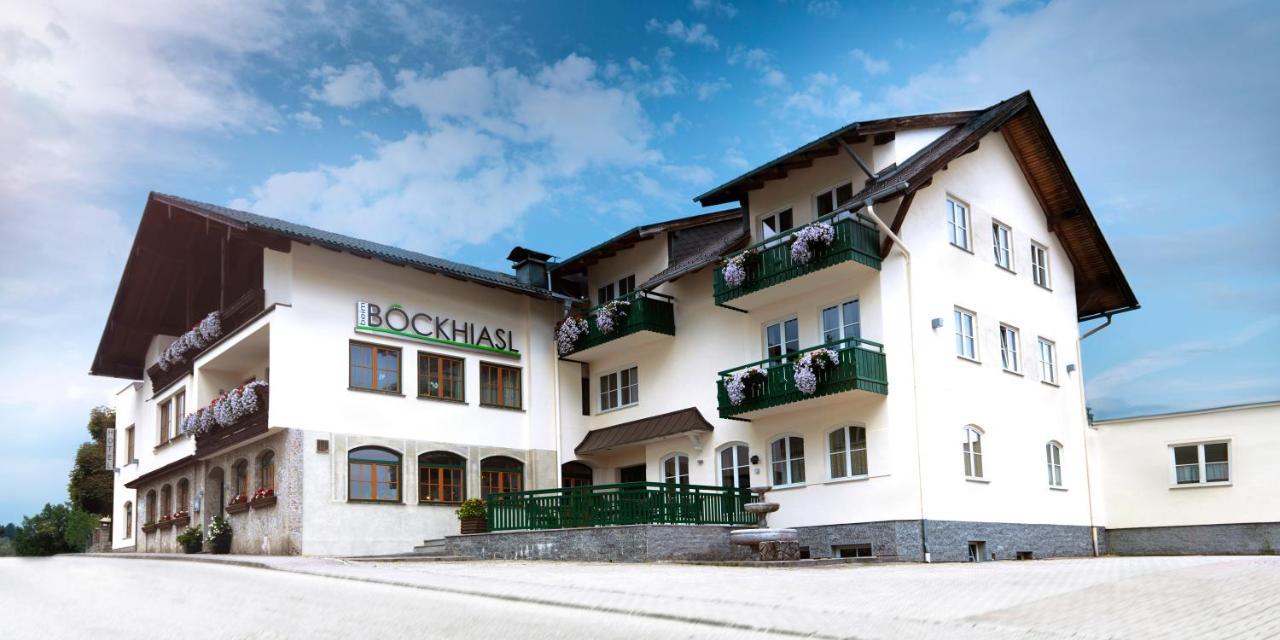 Hotel-Gasthof Beim Boeckhiasl Neukirchen an der Vöckla Екстериор снимка