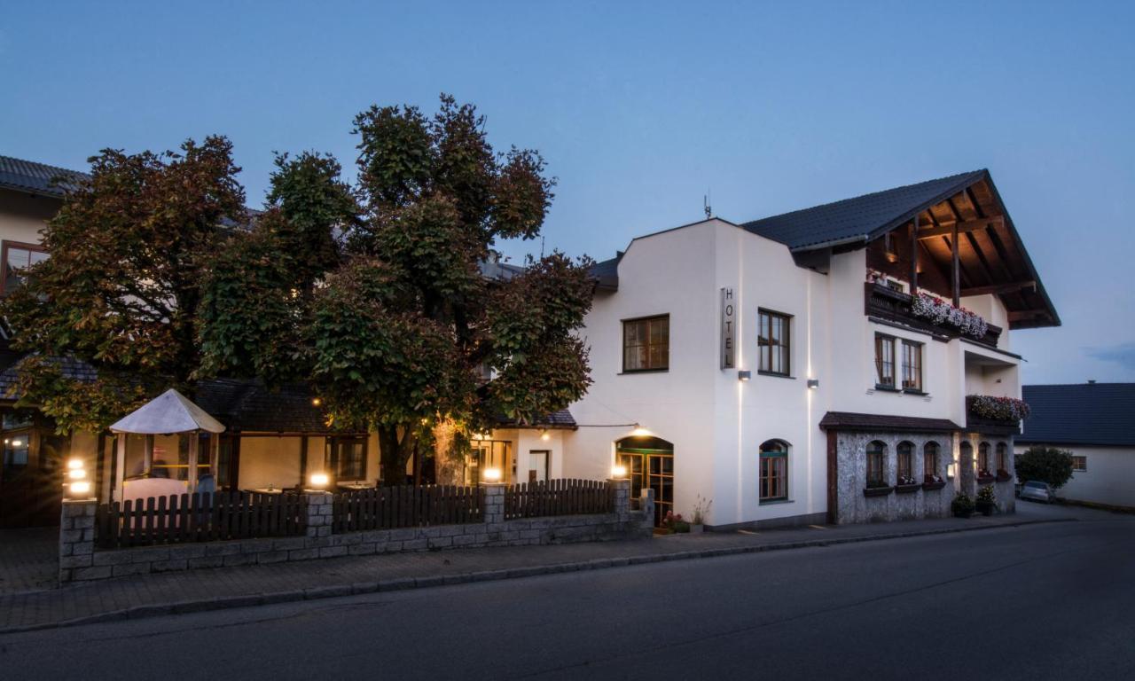 Hotel-Gasthof Beim Bockhiasl Neukirchen an der Vöckla Екстериор снимка