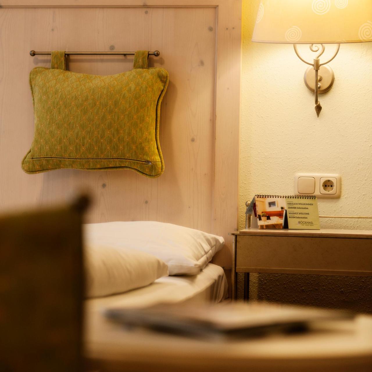 Hotel-Gasthof Beim Boeckhiasl Neukirchen an der Vöckla Екстериор снимка